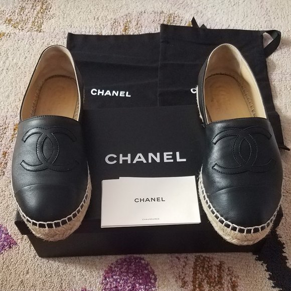 CHANEL Interlocking CC Logo Leather Espadrilles - Picture 2 of 4
